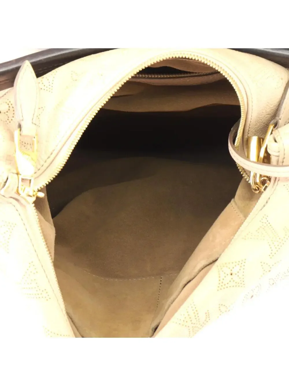 Louis Vuitton Selene Handbag Mahina #331741L10B
